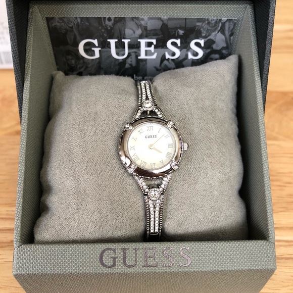 *SOLD*BNIB NWT Women’s Guess Dress Watch - Picture 3 of 8
